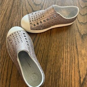 Native Kids Glitter Slip-On Sneakers - Silver